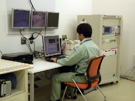 エミッション試験 Emission test エミッション試験 Emission test
